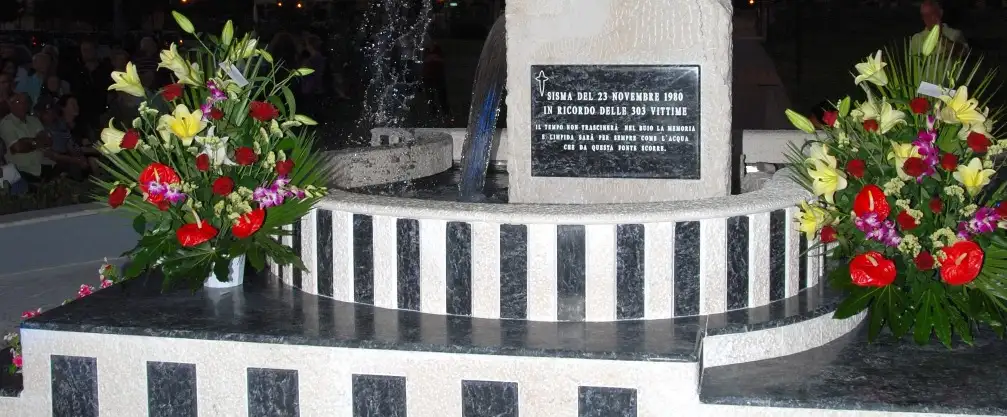 Stele in Memoria delle vittime del terremoto del 23.11.1980