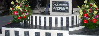 Stele in Memoria delle vittime del terremoto del 23.11.1980